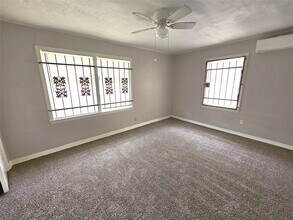 5902 Pershing St in Houston, TX - Building Photo - Building Photo