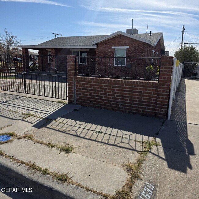 4642 Walter Ln in El Paso, TX - Building Photo - Building Photo