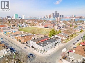 1188 Wyandotte St E in Windsor, ON - Foto de edificio - Building Photo