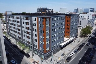 SOLO on Chestnut - 4233 in Philadelphia, PA - Building Photo
