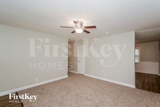 4931 Karen Dr in Lawrence, IN - Foto de edificio - Building Photo