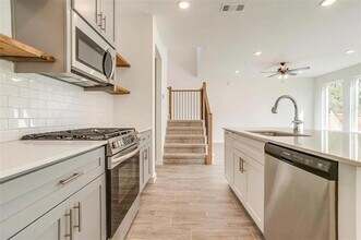 4524 Hogan's Alley Dr in Arlington, TX - Building Photo - Building Photo