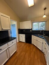2371 Sample Ave in Clovis, CA - Building Photo - Building Photo