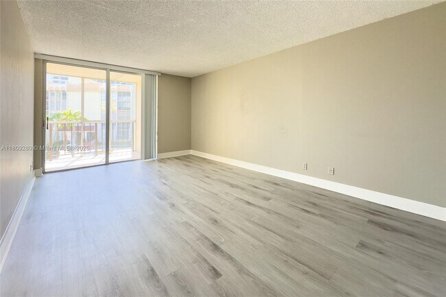 601 Three Islands Boulevard in Hallandale Beach, FL - Building Photo - Building Photo