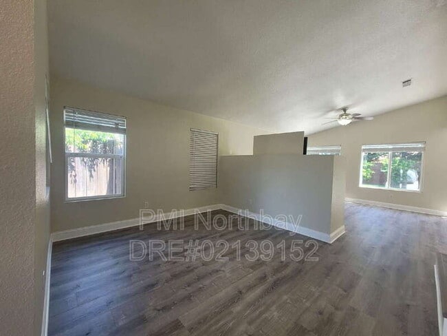 239 Brookside Dr in Suisun City, CA - Building Photo - Building Photo