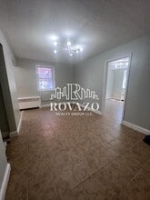 585 Elizabeth Ave in Newark, NJ - Foto de edificio - Building Photo