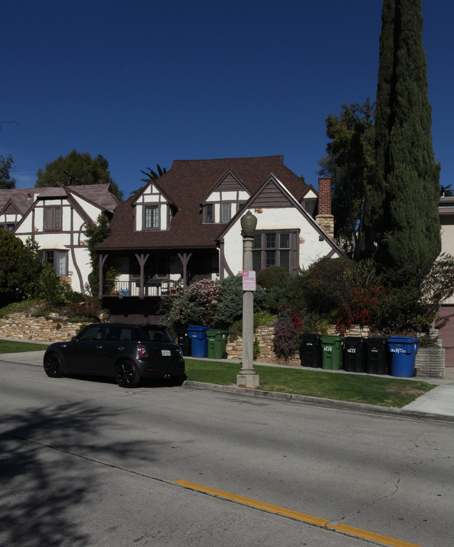 3429-3437 Rowena Ave in Los Angeles, CA - Building Photo - Building Photo