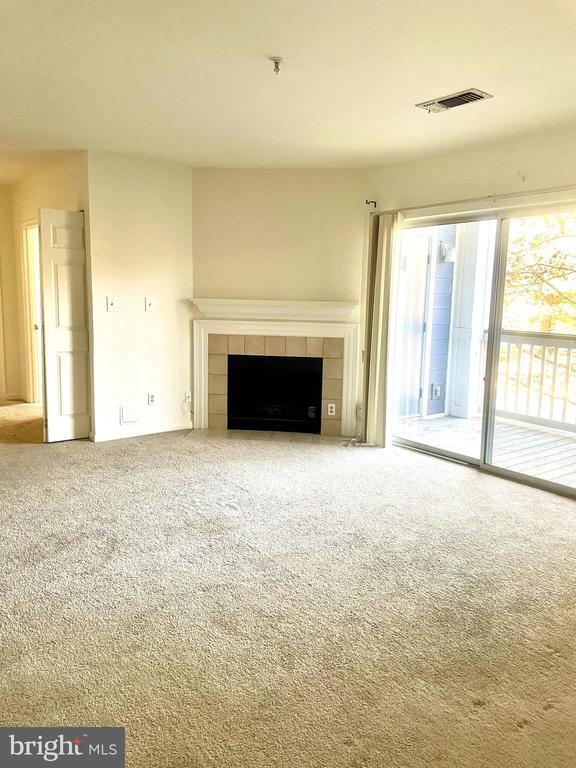 20292 Beechwood Terrace in Ashburn, VA - Building Photo - Building Photo