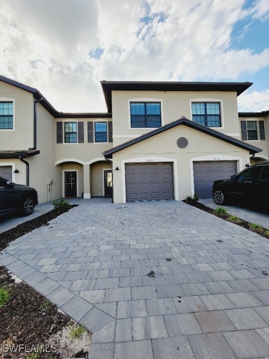 14112 Pine Lodge Ln in Miromar Lakes, FL - Foto de edificio