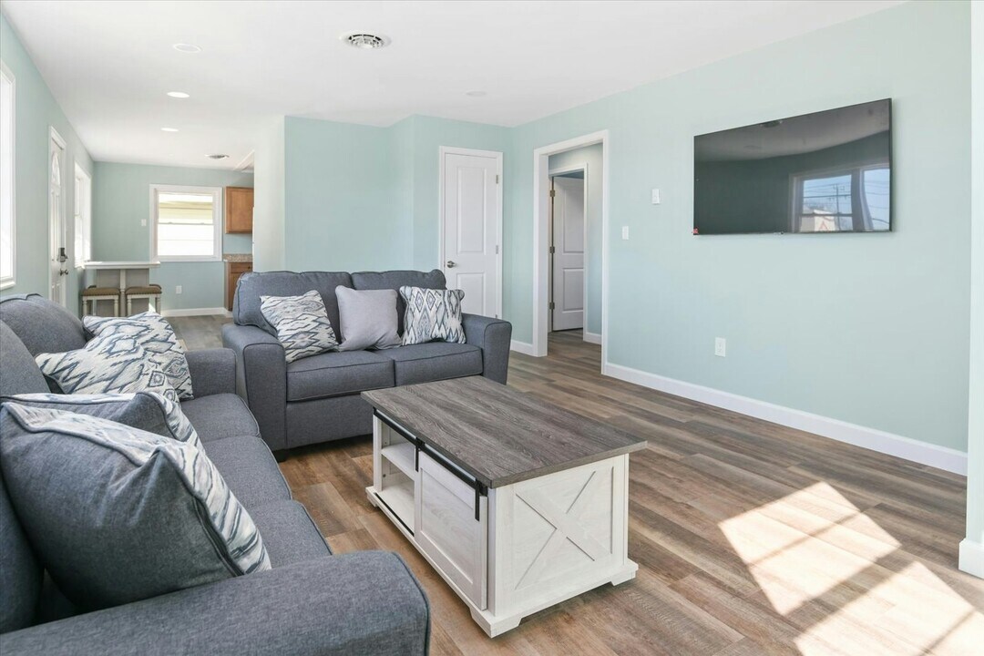 7406 Coastal Hwy-Unit -1A in Ocean City, MD - Building Photo