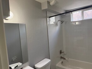 19 Bonfoy Ave, Unit B in Colorado Springs, CO - Building Photo - Building Photo