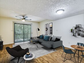 Windmill Townhomes & Duplexes in San Marcos, TX - Building Photo - Building Photo