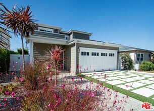 2947 Kelton Ave in Los Angeles, CA - Building Photo - Building Photo