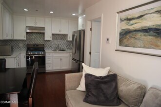 18600 Ingomar St in Los Angeles, CA - Building Photo - Building Photo