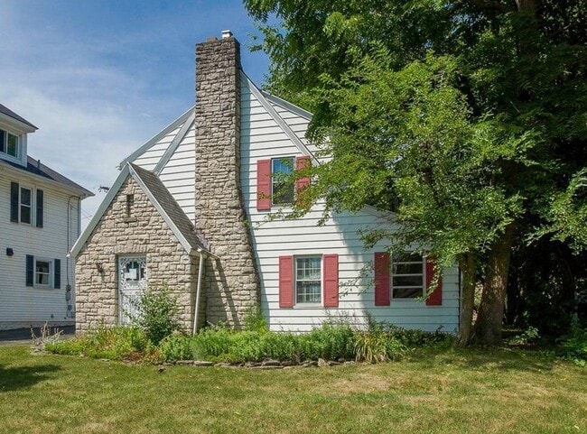 property at 663 Eastmoor Blvd