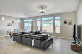 7206 Waving Tree St in Las Vegas, NV - Building Photo - Building Photo