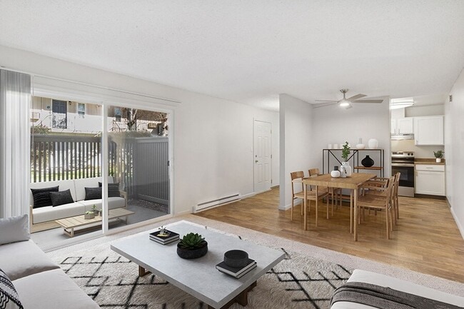 Los Gatos Landing in San Jose, CA - Foto de edificio - Building Photo