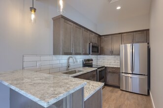 117 W Main St in New Holland, PA - Foto de edificio - Building Photo