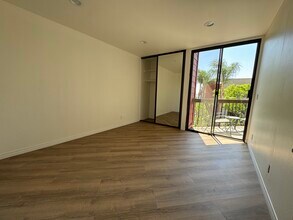 3961 Via Marisol in Los Angeles, CA - Building Photo - Building Photo