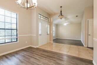 3039 Stonewood Way in Orange Park, FL - Foto de edificio - Building Photo