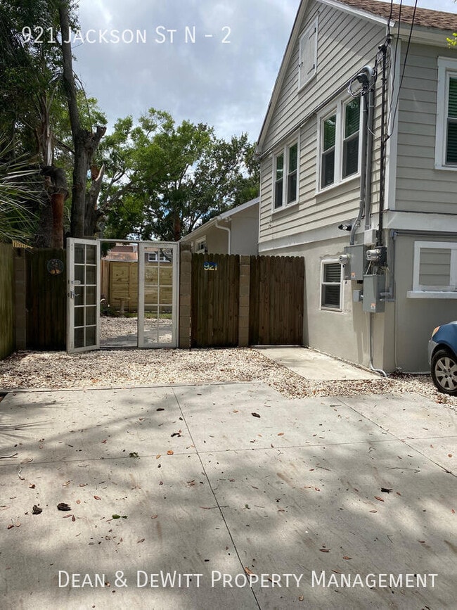 921 Jackson St N in St. Petersburg, FL - Building Photo - Building Photo