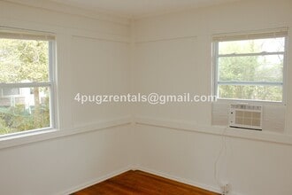 107 W Newcomb Rd in Oak Ridge, TN - Building Photo - Building Photo