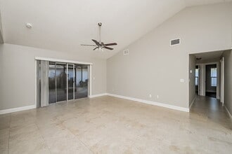 5944 Birchwood Dr in Tampa, FL - Foto de edificio - Building Photo