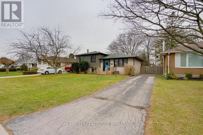 13 Dunwich Dr in St Thomas, ON - Building Photo - Building Photo