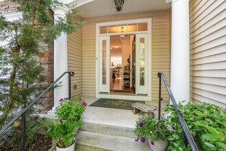 2 Dogwood Ct in Middlebury, CT - Building Photo - Building Photo