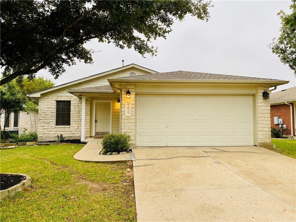 3811 Julianas Way in Round Rock, TX - Building Photo