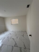 2851 NW 15th Ct in Fort Lauderdale, FL - Building Photo - Building Photo