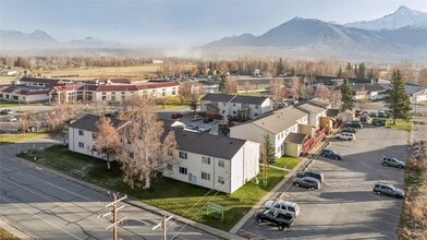 424 E Dogwood Ave in Palmer, AK - Building Photo - Building Photo