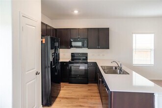 112 Dollars Dr in Jarrell, TX - Building Photo - Building Photo