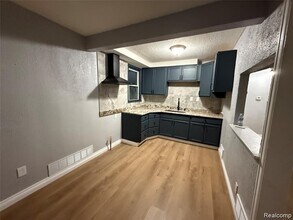 20084 Greenview Ave in Detroit, MI - Building Photo - Building Photo
