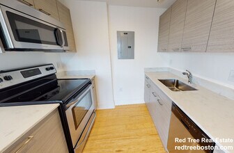 40 Malvern St in Boston, MA - Foto de edificio - Building Photo