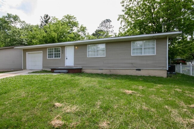 3423 Rosedale Dr NW in Huntsville, AL - Building Photo - Building Photo