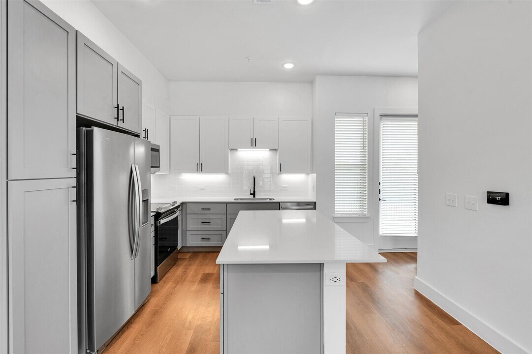 1516 Bernard St in Garland, TX - Building Photo