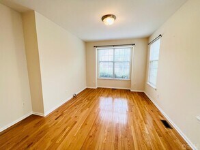 1806 Dahlia Cir in Dayton, NJ - Building Photo - Building Photo