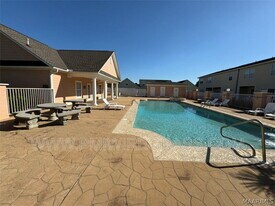 25 Courtyard Way in Enterprise, AL - Building Photo