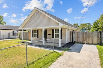 2206 Berkley Ave in Chesapeake, VA - Building Photo - Building Photo