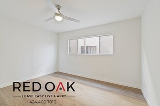 980 Menlo Ave in Los Angeles, CA - Building Photo - Building Photo