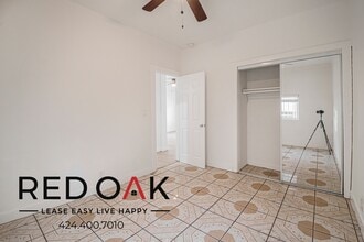 7404 S Figueroa St in Los Angeles, CA - Building Photo - Building Photo