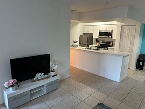 3008 Parkway Blvd in Kissimmee, FL - Foto de edificio - Building Photo