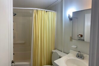 274 Gamage Ave in Auburn, ME - Building Photo - Building Photo