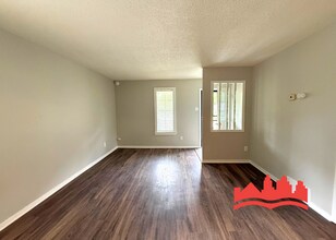 3907 Lowin Cove in Memphis, TN - Building Photo - Building Photo
