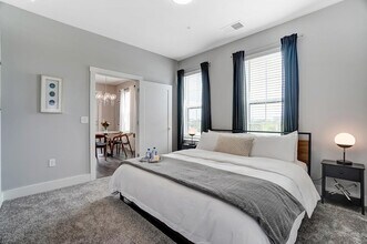 2875 Olentangy River Rd in Columbus, OH - Building Photo - Building Photo
