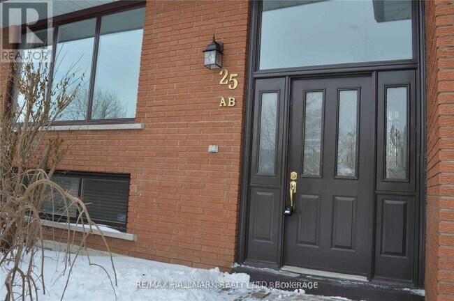 25 Glenridge Rd in Barrie, ON - Building Photo - Building Photo