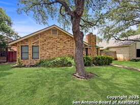 16918 Summer Creek Dr in San Antonio, TX - Building Photo