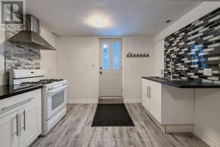 92 Brant Ave in Guelph, ON - Building Photo