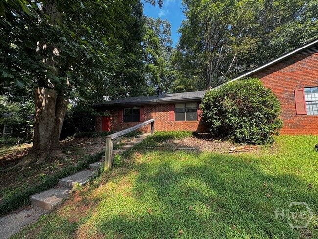 property at 1002 Sweetwater Cir